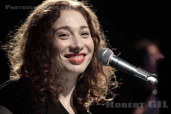 REGINA SPEKTOR - 2009-07-01 - PARIS - Le Bataclan - 